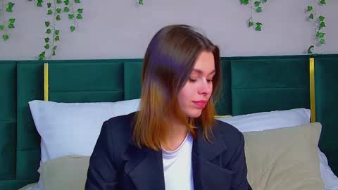 Snapshot of pollylanders chatting on March 2025 12:18:01 AM Polly online show from March 2025 12:18:01 AM