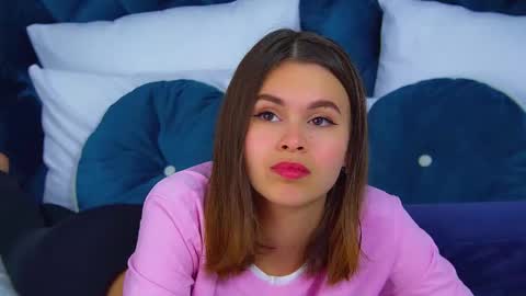 Snapshot of pollylanders chatting on September 2025 06:19:01 PM Polly online show from September 2025 06:19:01 PM