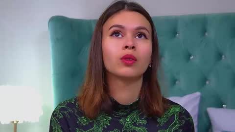 Snapshot of pollylanders chatting on September 2025 06:09:02 PM Polly online show from September 2025 06:09:02 PM