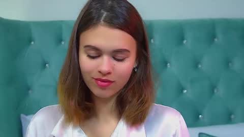 Snapshot of pollylanders chatting on October 2025 06:19:01 AM Polly online show from October 2025 06:19:01 AM