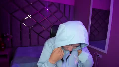 Snapshot of poly_sasha_ chatting on October 2025 03:51:02 AM poly sasha online show from October 2025 03:51:02 AM