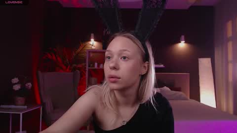 Snapshot of pooja_hegde chatting on September 2025 01:09:01 AM Eva online show from September 2025 01:09:01 AM