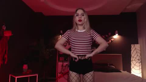 Snapshot of pooja_hegde chatting on October 2025 01:06:02 AM Eva online show from October 2025 01:06:02 AM