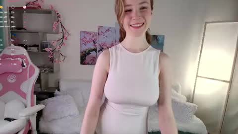 Snapshot of poompoompeach_ chatting on August 2026 07:18:01 AM Alice online show from August 2026 07:18:01 AM