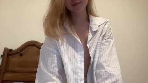 Snapshot of poppysweety422 chatting on October 2025 04:38:02 PM poppysweety422 online show from October 2025 04:38:02 PM