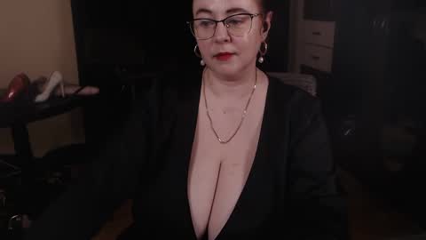 Snapshot of posh_mistress chatting on December 2024 05:12:01 AM PoshMistres online show from December 2024 05:12:01 AM