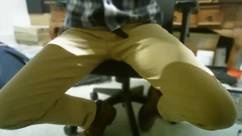 Snapshot of poundtownusa2016 chatting on February 2025 05:04:02 PM ConchilDog online show from February 2025 05:04:02 PM