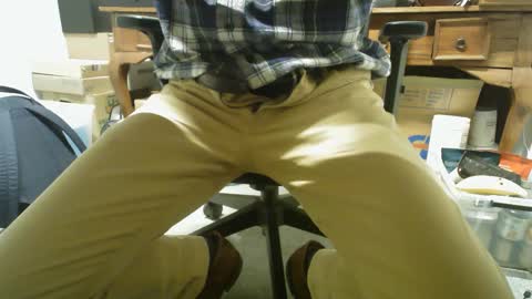 Snapshot of poundtownusa2016 chatting on February 2025 10:21:01 PM ConchilDog online show from February 2025 10:21:01 PM