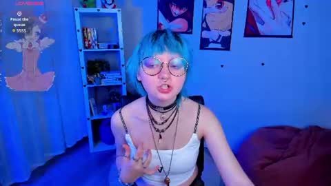 Snapshot of powderofgun chatting on June 2026 09:06:01 PM powderofgun online show from June 2026 09:06:01 PM