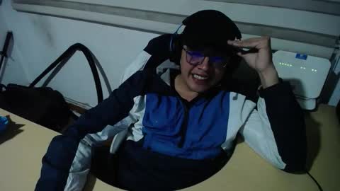 powerfulzeus2 online show from October 2025 02:31:01 AM