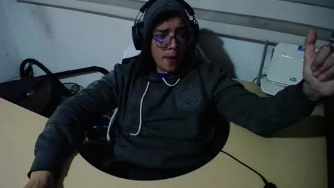 powerfulzeus2 online show from November 2025 02:10:02 AM