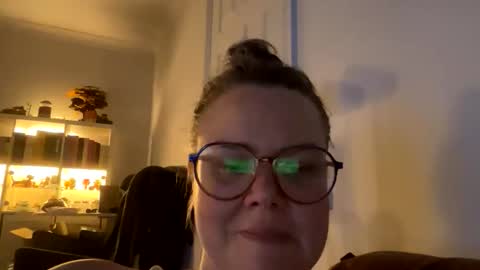 Snapshot of ppriestess chatting on May 2026 10:25:01 PM ppriestess online show from May 2026 10:25:01 PM