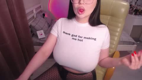 Lina online show from March 2025 04:38:02 AM