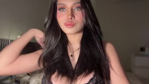 Snapshot of precious_amber69 chatting on March 2025 12:04:02 AM Oh my Amber online show from March 2025 12:04:02 AM