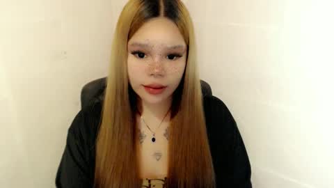 Snapshot of preciousangel69xxx chatting on November 2025 05:40:01 AM MAXXINE online show from November 2025 05:40:01 AM