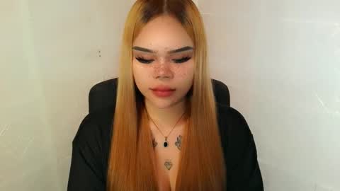 Snapshot of preciousangel69xxx chatting on December 2025 02:52:01 AM MAXXINE online show from December 2025 02:52:01 AM