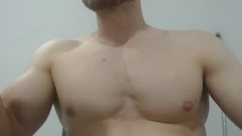 Snapshot of preettyboyx chatting on February 2025 08:19:02 PM JUAN online show from February 2025 08:19:02 PM