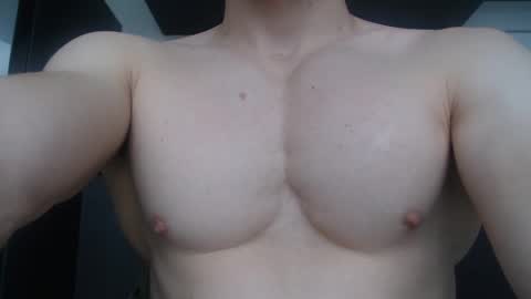 Snapshot of preettyboyx chatting on September 2025 03:33:01 PM JUAN online show from September 2025 03:33:01 PM