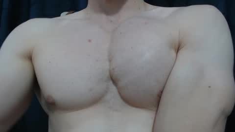 Snapshot of preettyboyx chatting on October 2025 08:20:01 PM JUAN online show from October 2025 08:20:01 PM