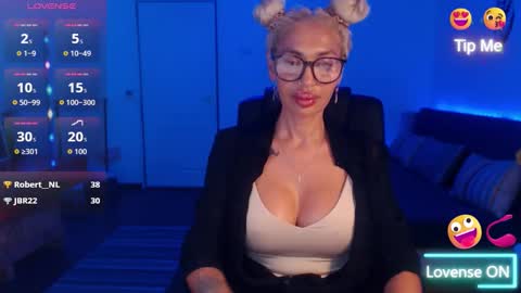 Victoria online show from September 2025 08:42:02 PM