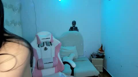 Snapshot of pretti_scarlett chatting on October 2025 11:44:02 AM pretti scarlett online show from October 2025 11:44:02 AM