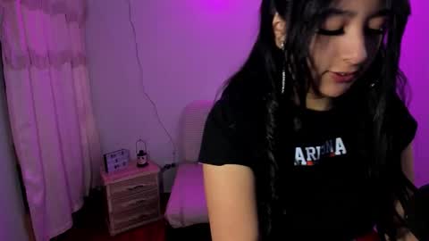 Snapshot of pretti_scarlett chatting on November 2025 11:58:01 AM pretti scarlett online show from November 2025 11:58:01 AM