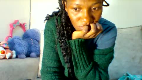 Snapshot of prettie_petitee chatting on July 2026 12:04:02 AM prettie_petitee online show from July 2026 12:04:02 AM