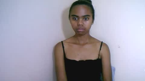 Snapshot of prettiethalia chatting on October 2025 11:50:01 PM prettiethalia online show from October 2025 11:50:01 PM