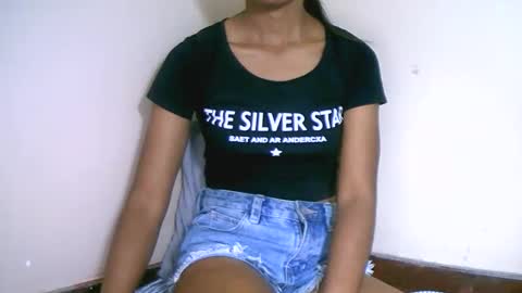 Snapshot of prettiethalia chatting on November 2025 08:11:01 PM prettiethalia online show from November 2025 08:11:01 PM