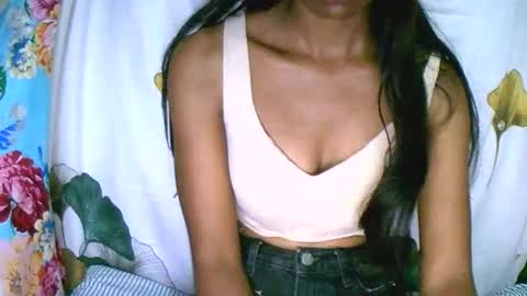 Snapshot of prettiethalia chatting on December 2025 09:41:02 PM prettiethalia online show from December 2025 09:41:02 PM