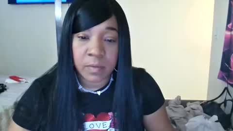 Snapshot of pretty69queen chatting on December 2025 03:48:01 AM Yasmine pretty online show from December 2025 03:48:01 AM