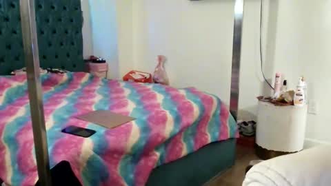 Snapshot of pretty69queen chatting on January 2026 10:18:01 AM Yasmine pretty online show from January 2026 10:18:01 AM