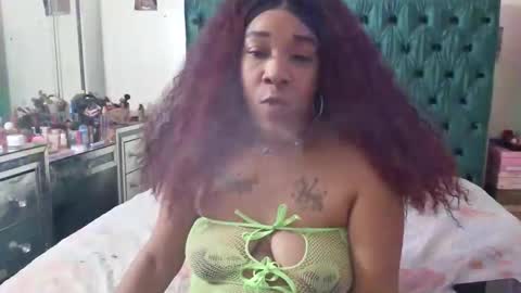 Snapshot of pretty69queen chatting on January 2026 11:14:01 PM Yasmine pretty online show from January 2026 11:14:01 PM