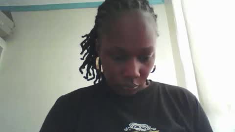 Snapshot of pretty_beib chatting on April 2026 07:02:02 AM Karol online show from April 2026 07:02:02 AM