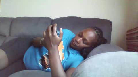 Snapshot of pretty_beib chatting on May 2026 07:02:02 AM Karol online show from May 2026 07:02:02 AM