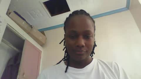 Snapshot of pretty_beib chatting on May 2026 09:05:02 AM Karol online show from May 2026 09:05:02 AM