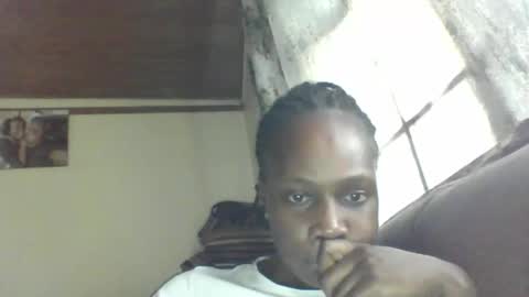 Snapshot of pretty_beib chatting on May 2026 12:44:02 PM Karol online show from May 2026 12:44:02 PM