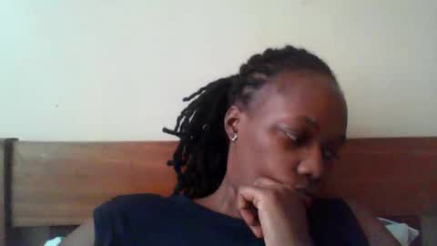 Snapshot of pretty_beib chatting on May 2026 06:18:01 AM Karol online show from May 2026 06:18:01 AM