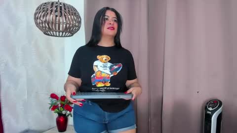 Snapshot of pretty_bigboobs_ chatting on February 2025 07:17:02 PM Carla online show from February 2025 07:17:02 PM