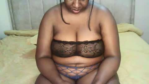 Snapshot of pretty_bums chatting on September 2025 02:06:02 AM chichi online show from September 2025 02:06:02 AM