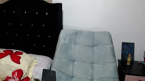 pretty_cristal22 online show from November 2025 12:05:01 PM