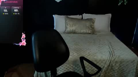 pretty_cristal22 online show from February 2026 12:09:02 PM