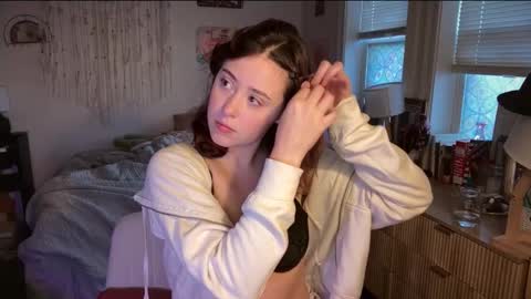 Snapshot of pretty_in_p1nk chatting on November 2025 12:17:01 PM Sophie online show from November 2025 12:17:01 PM