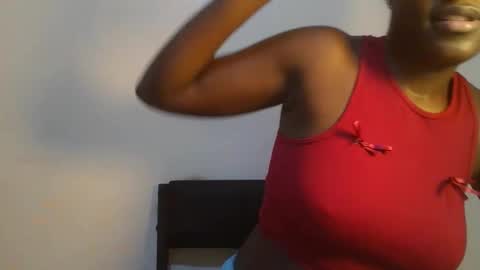 pretty_lucie online show from April 2026 05:57:02 AM