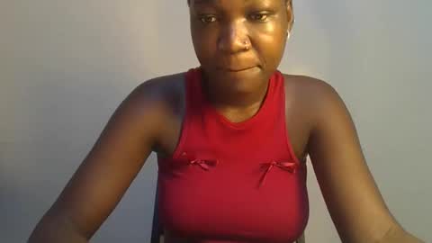 pretty_lucie online show from April 2026 12:11:02 PM