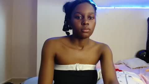 Snapshot of pretty_nyra chatting on May 2026 07:24:01 AM Nyra online show from May 2026 07:24:01 AM