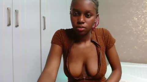 Snapshot of pretty_nyra chatting on May 2026 01:23:02 AM Nyra online show from May 2026 01:23:02 AM