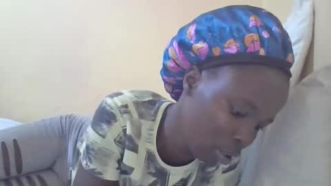 pretty_petite_ebony online show from January 2025 11:06:01 PM