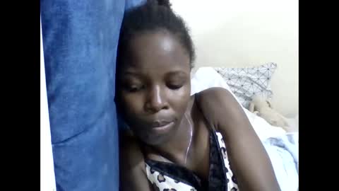 pretty_petite_ebony online show from May 2026 12:07:01 AM