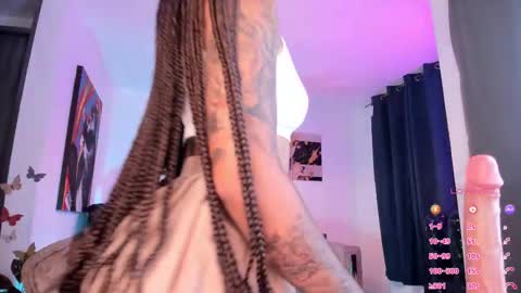 Snapshot of pretty_pettite chatting on February 2025 11:34:01 PM pretty_pettite online show from February 2025 11:34:01 PM